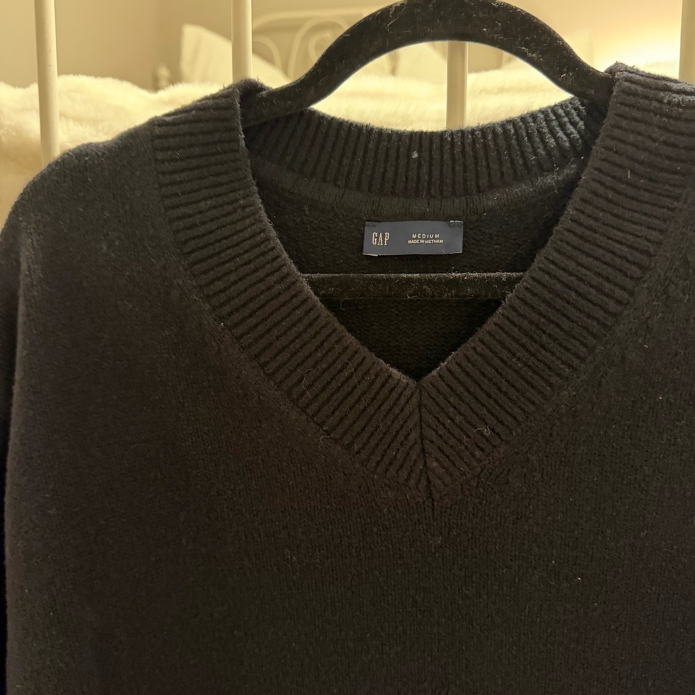 Gap CashSoft Oversized V-Neck Sweater True Black - Picture 9 of 9